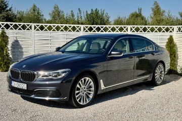 BMW Seria 7 750i xDrive Edition Exclusive